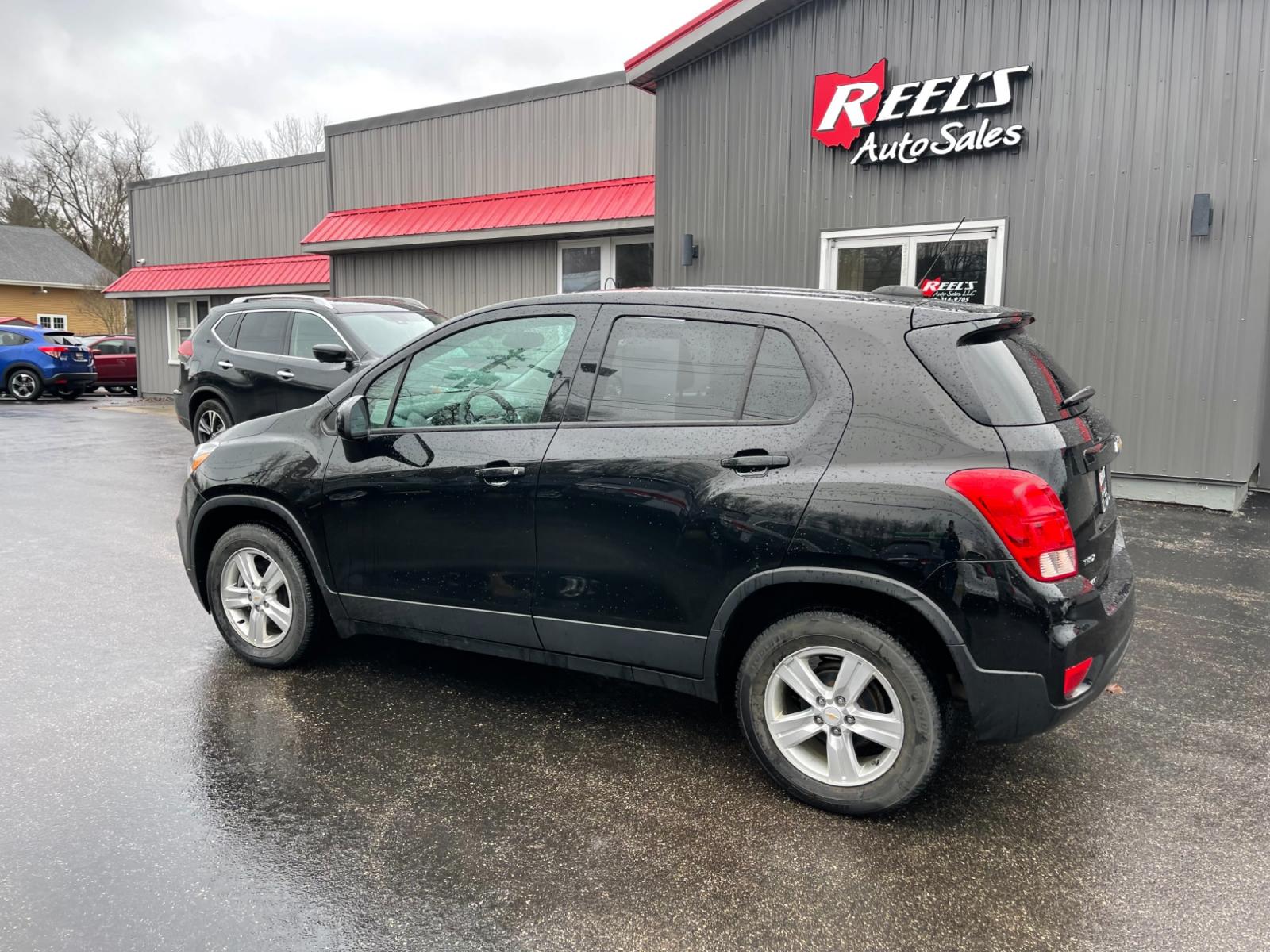 2021 Black /Black Chevrolet Trax LS FWD (KL7CJKSB1MB) with an 1.4L I4 DOHC 16V TURBO engine, 6A transmission, located at 11115 Chardon Rd. , Chardon, OH, 44024, (440) 214-9705, 41.580246, -81.241943 - This 2021 Chevrolet Trax LS FWD with a 1.4L EcoTec engine and a 6-speed automatic transmission integrates modern technology and convenience features, including Apple CarPlay, Android Auto, and a 4G LTE WIFI hotspot, offering connectivity on the go. It comes equipped with a backup camera and a 2-way - Photo #9